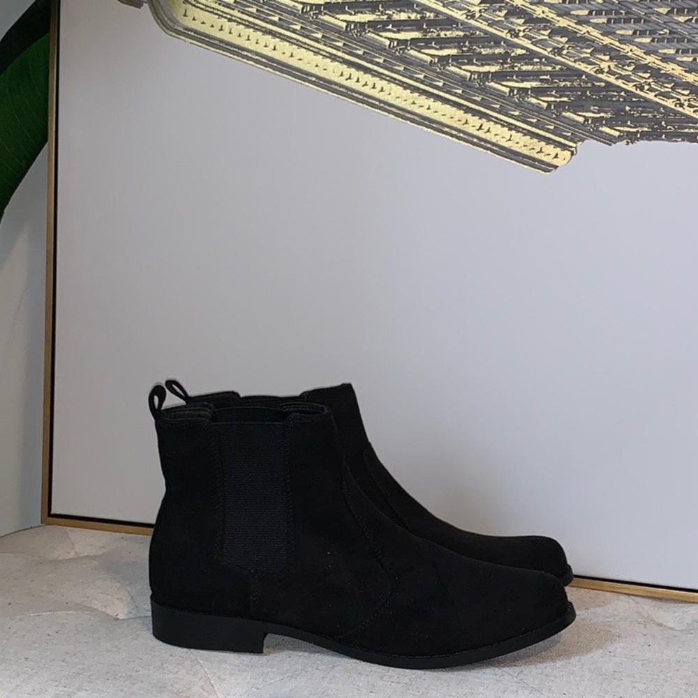 H&M Black Chelsea Boots - Size 9